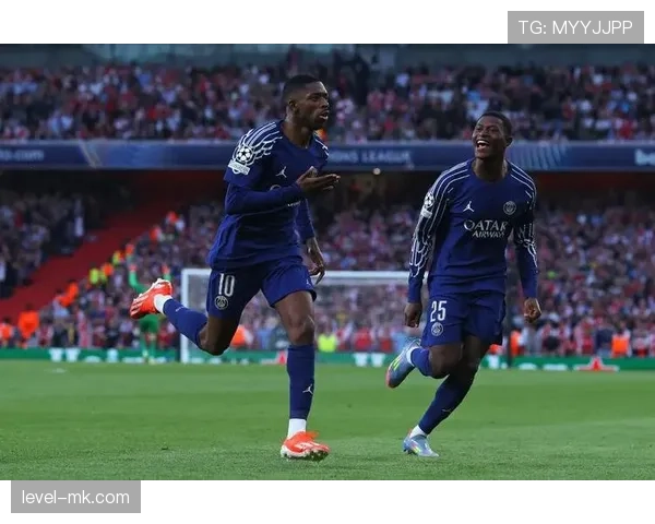 登贝莱与萨卡:边路爆点分化,前者更倚重个人突破,后者趋向体系融合 登贝莱与萨卡:边路爆点分化,前者更倚重个人突破,后者趋向体系融合