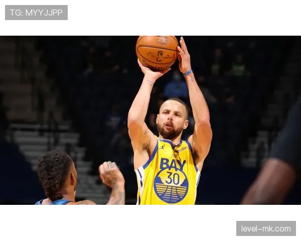 埃迪·琼斯核心突破频率提升助力球队关键时刻得分爆发